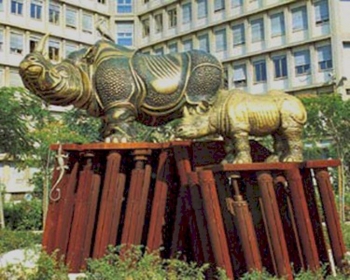 Pagine memoria 59 – Un rinoceronte in città